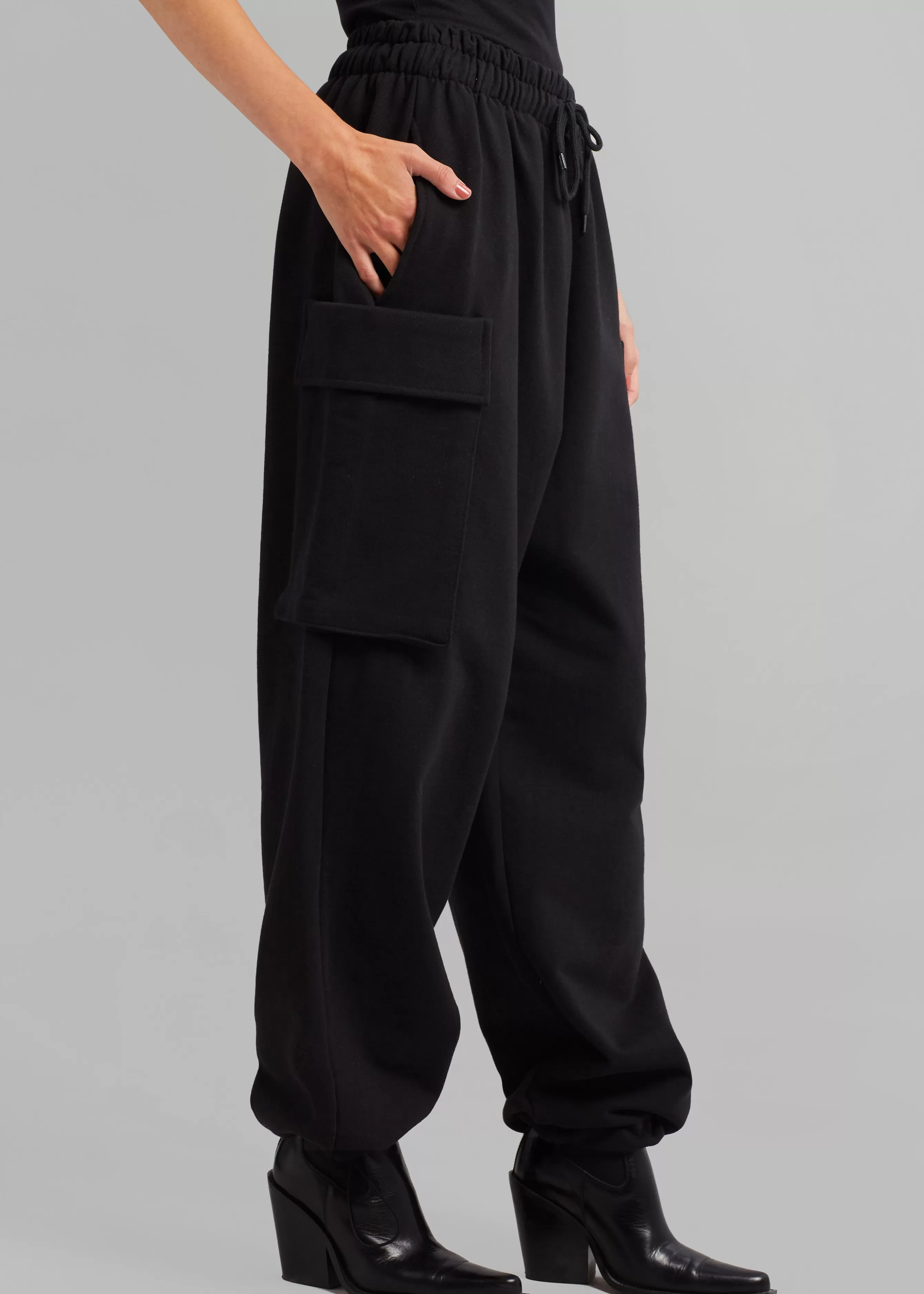 Women The Frankie Shop Aliz Cargo Sweatpants