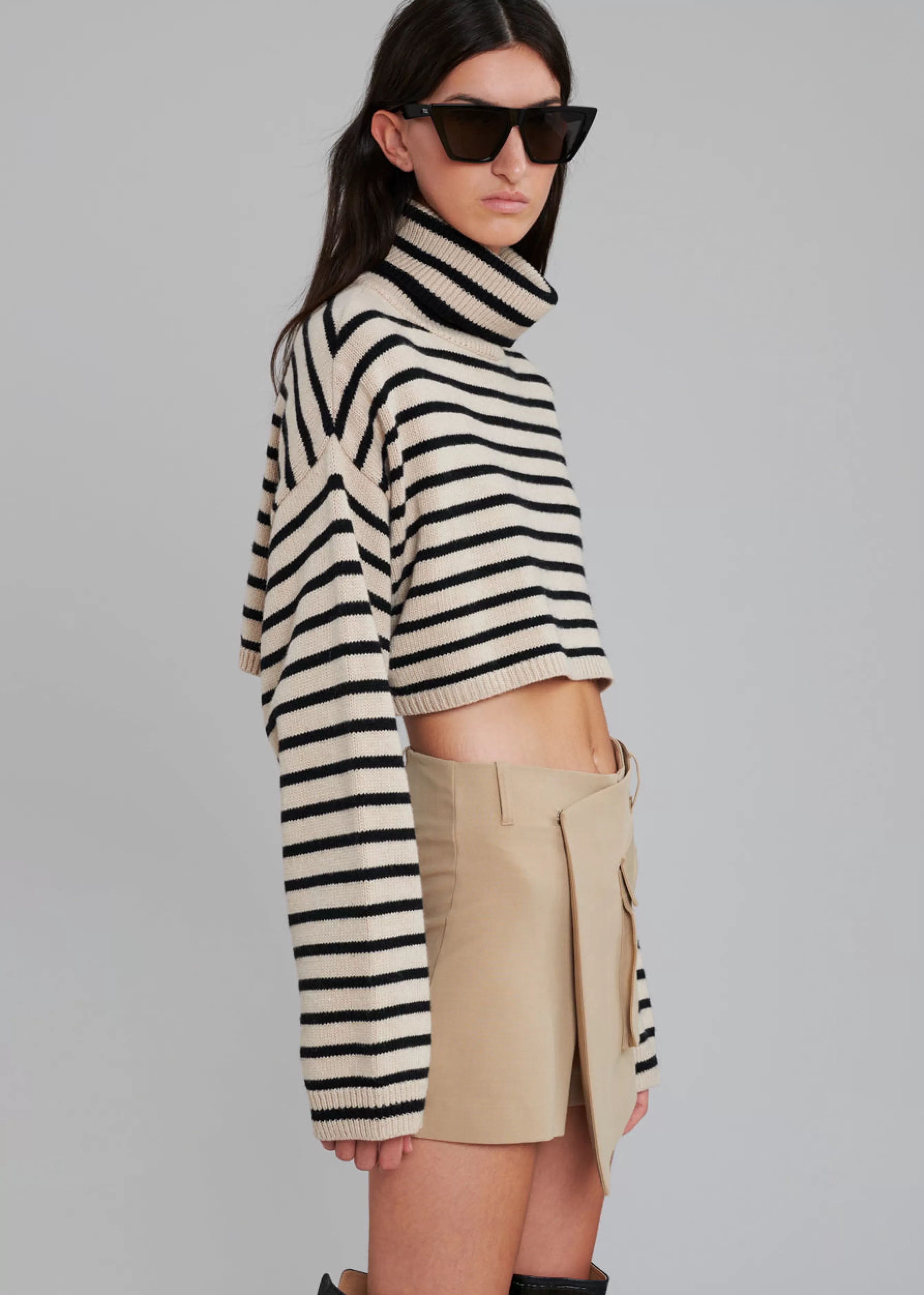 Women The Frankie Shop Athina Cropped Turtleneck Sweater