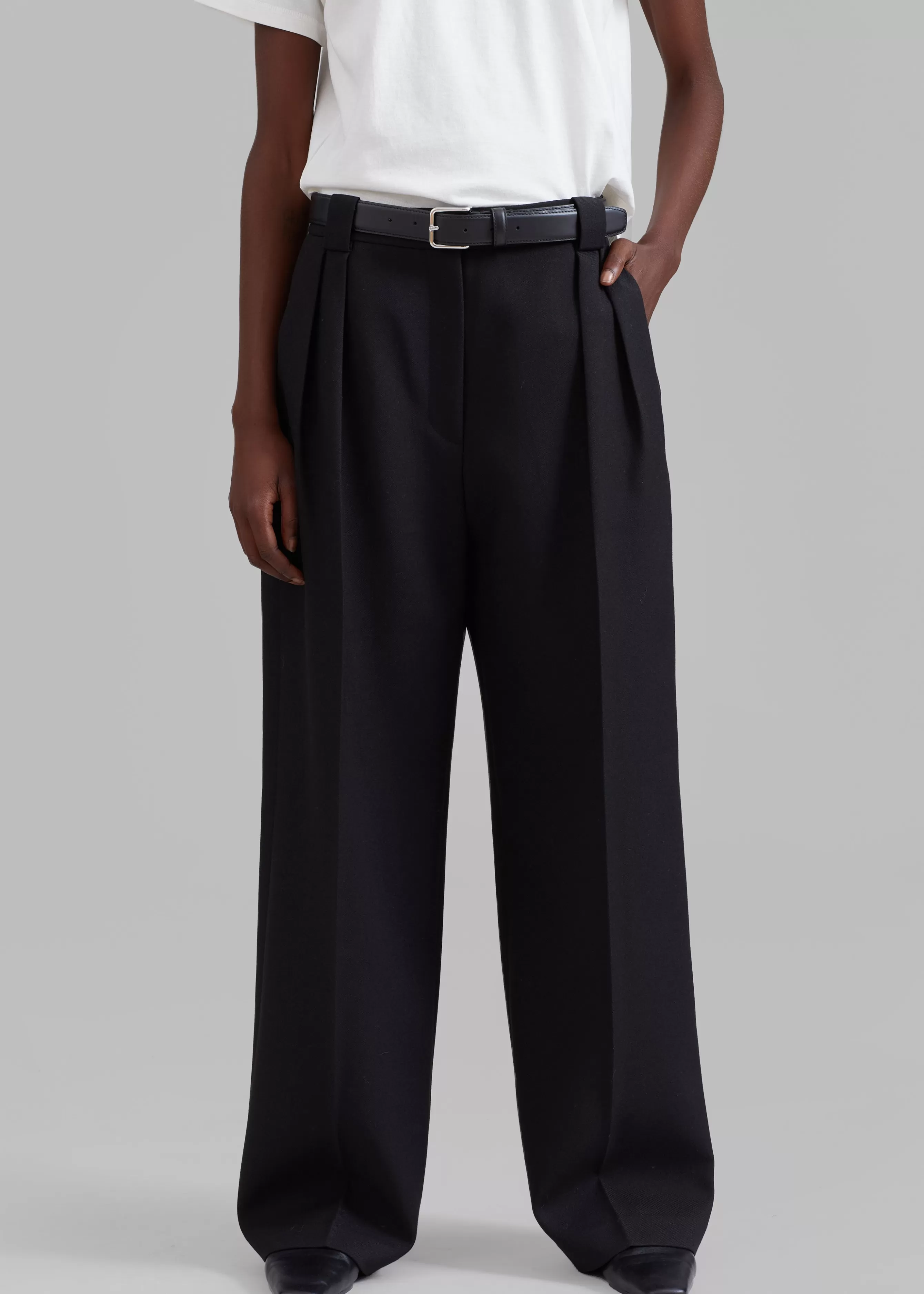 Women The Frankie Shop Cian Pintuck Trousers