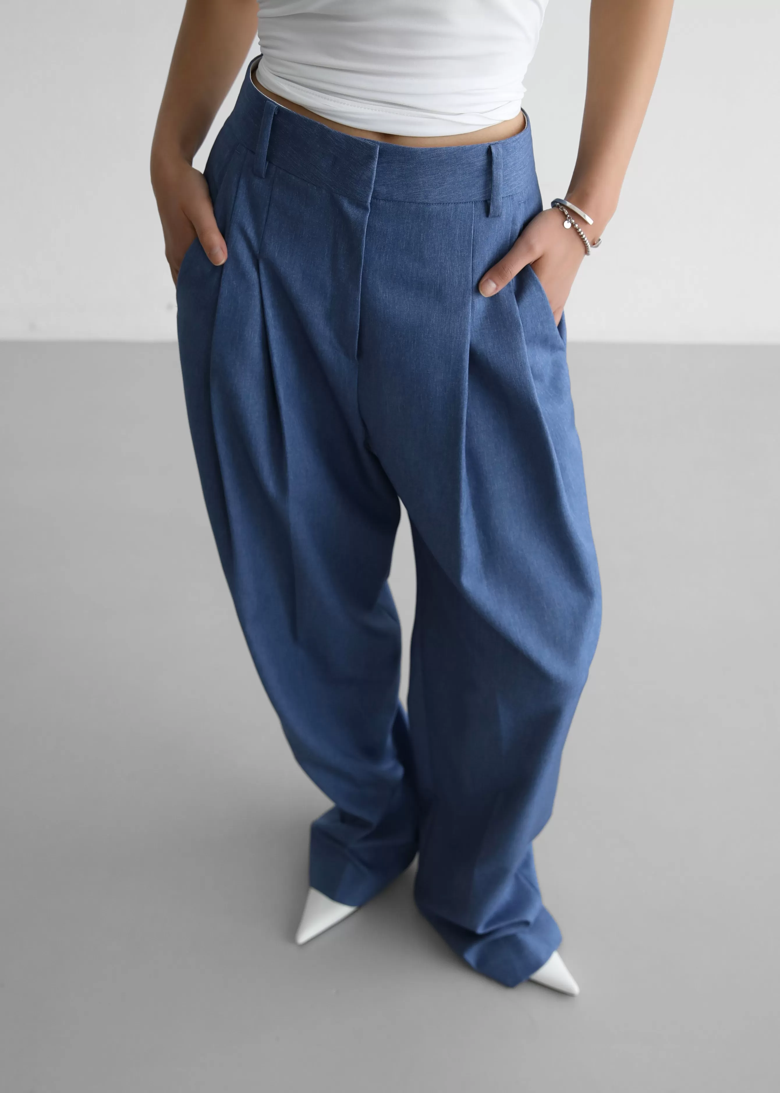 Women The Frankie Shop Cooper Pintuck Trousers