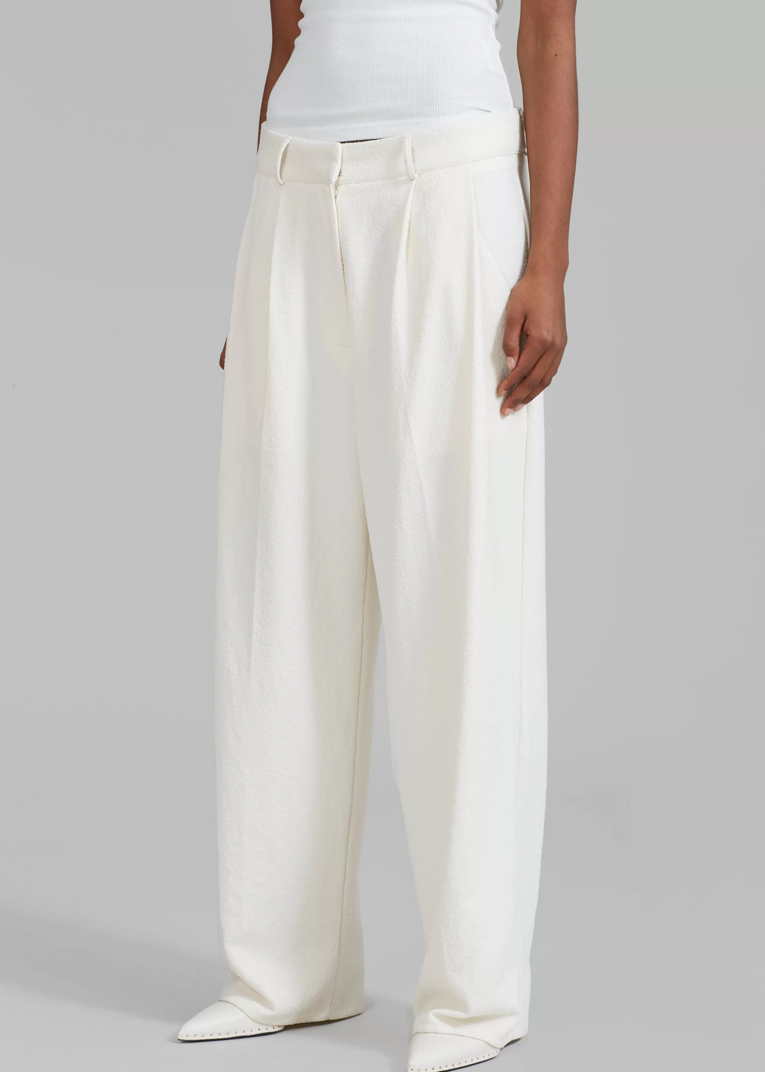 Women The Frankie Shop Dakota Pleated Pants