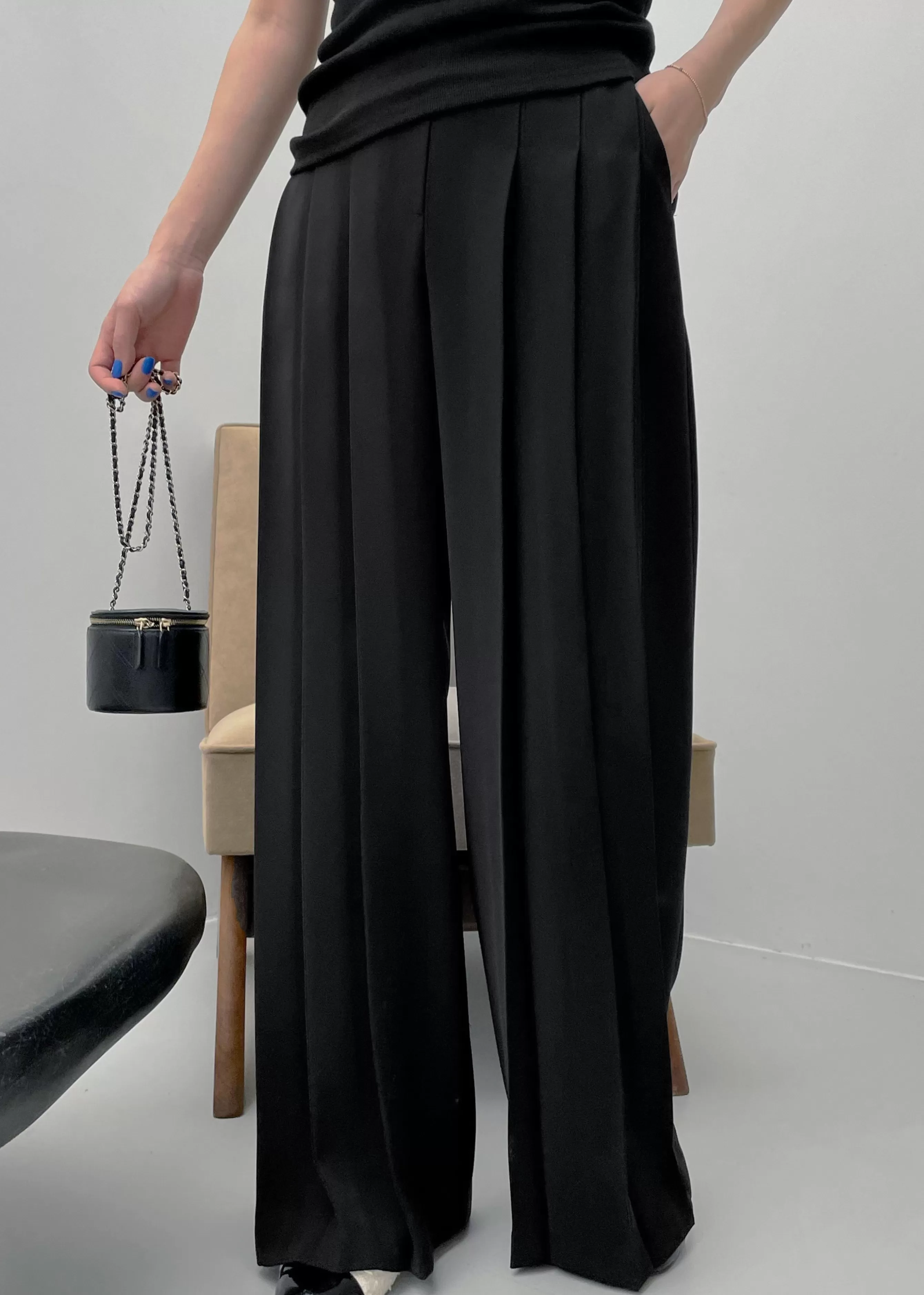 Women The Frankie Shop Dillon Pleated Pants