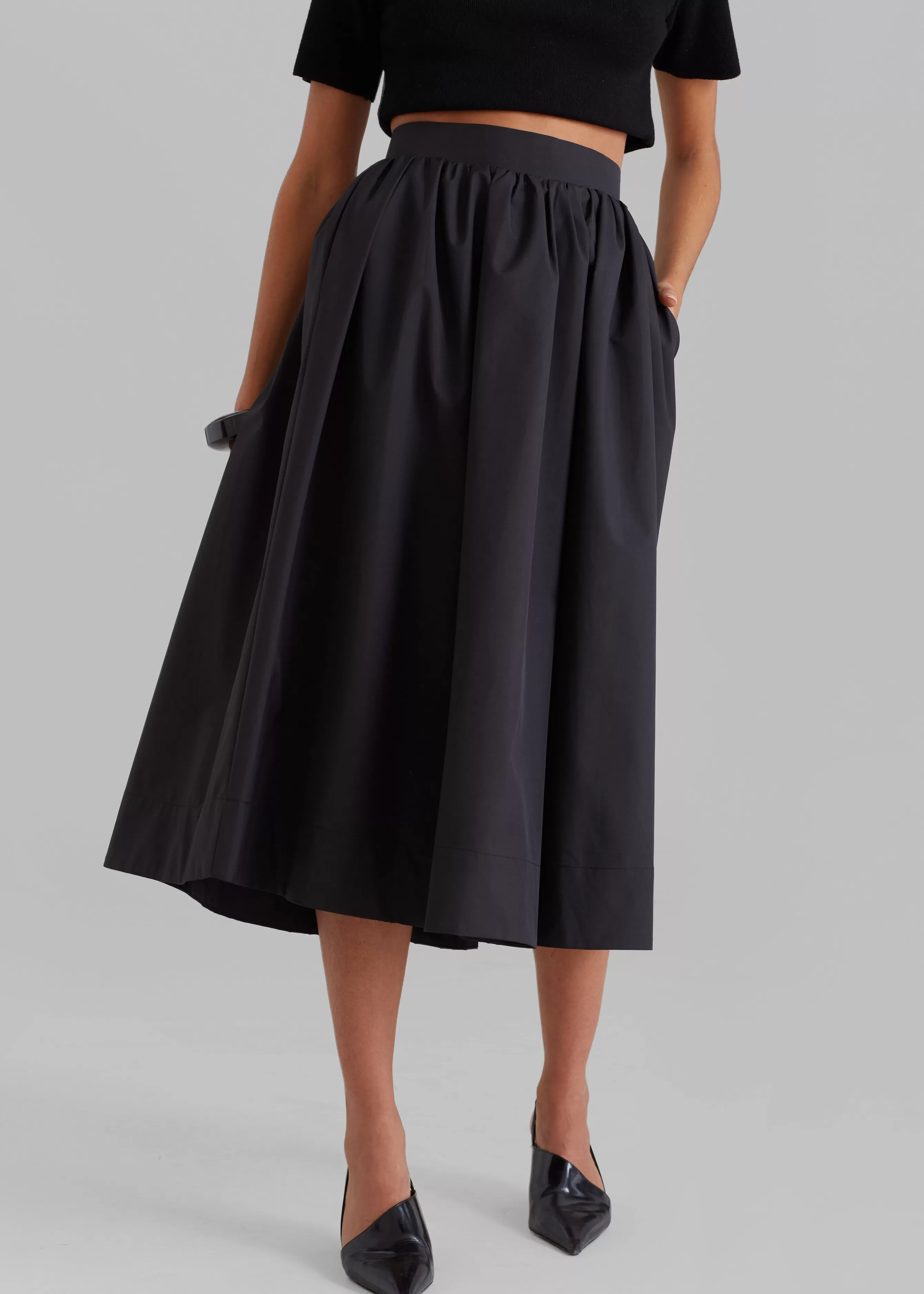 Women The Frankie Shop Grace Pleated Midi Skirt