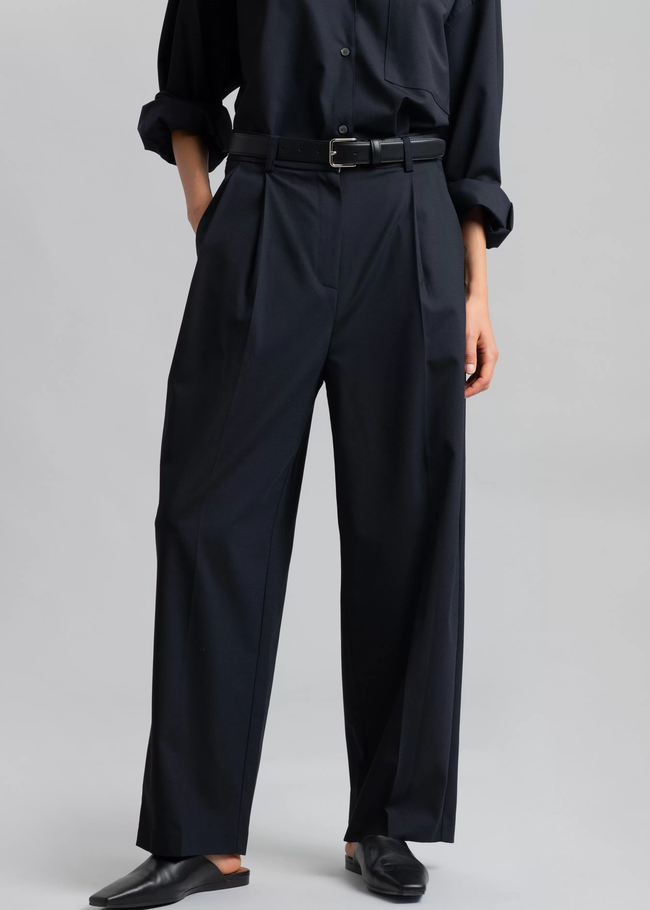 Women The Frankie Shop Jour Pleated Pants