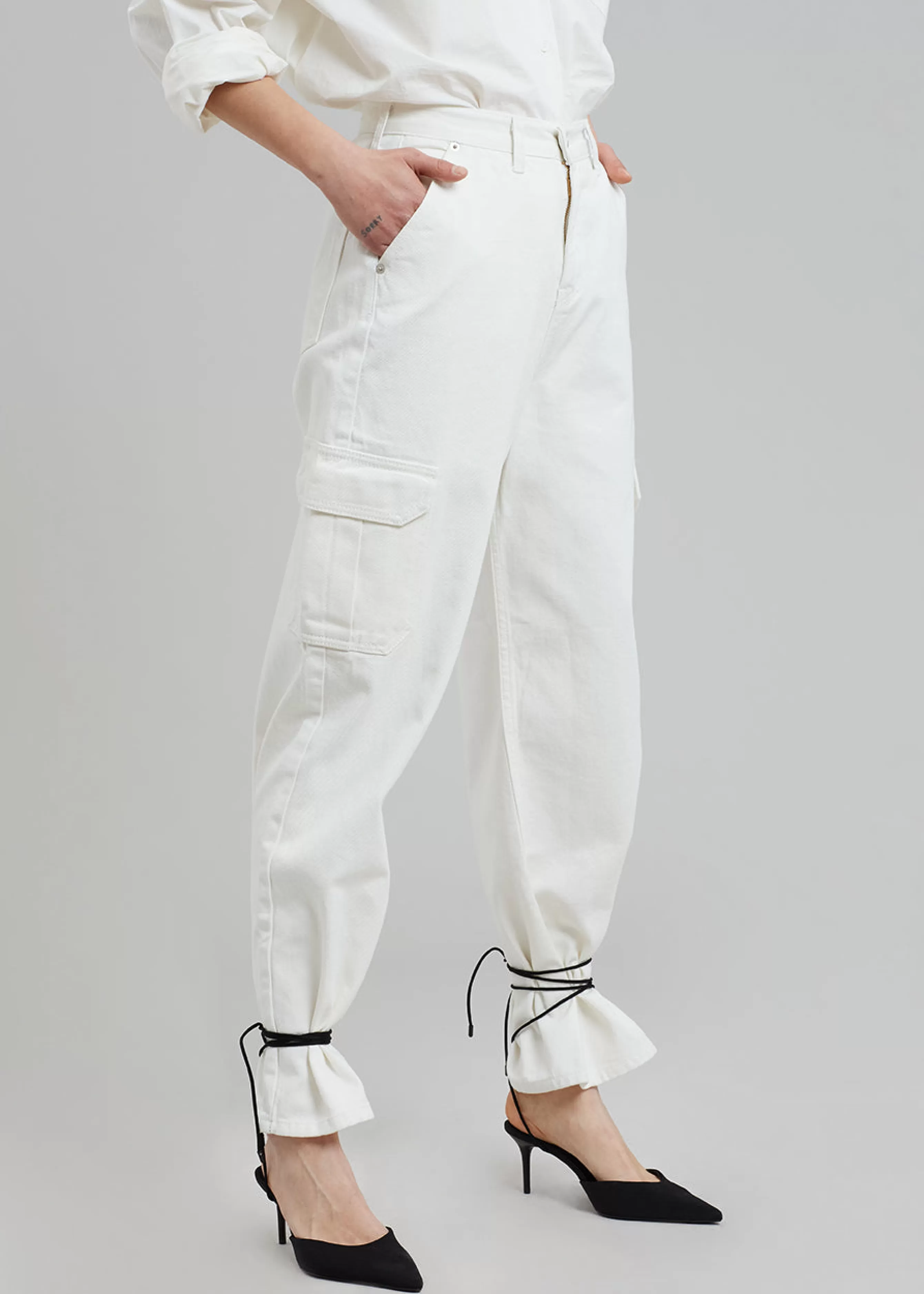 Women The Frankie Shop Kai Cargo Denim Pants