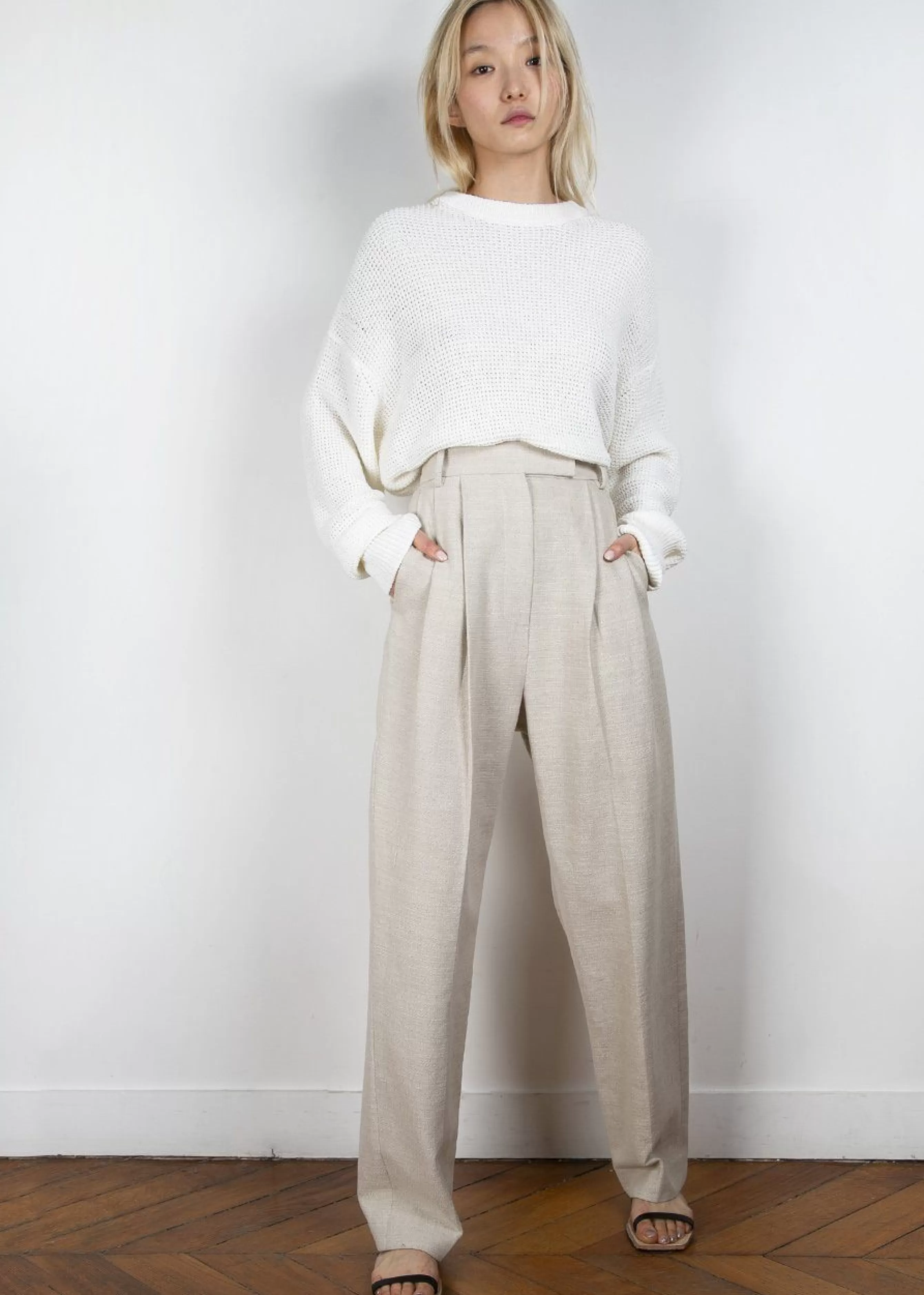 Women The Frankie Shop Pace Pleated Linen Blend Pants