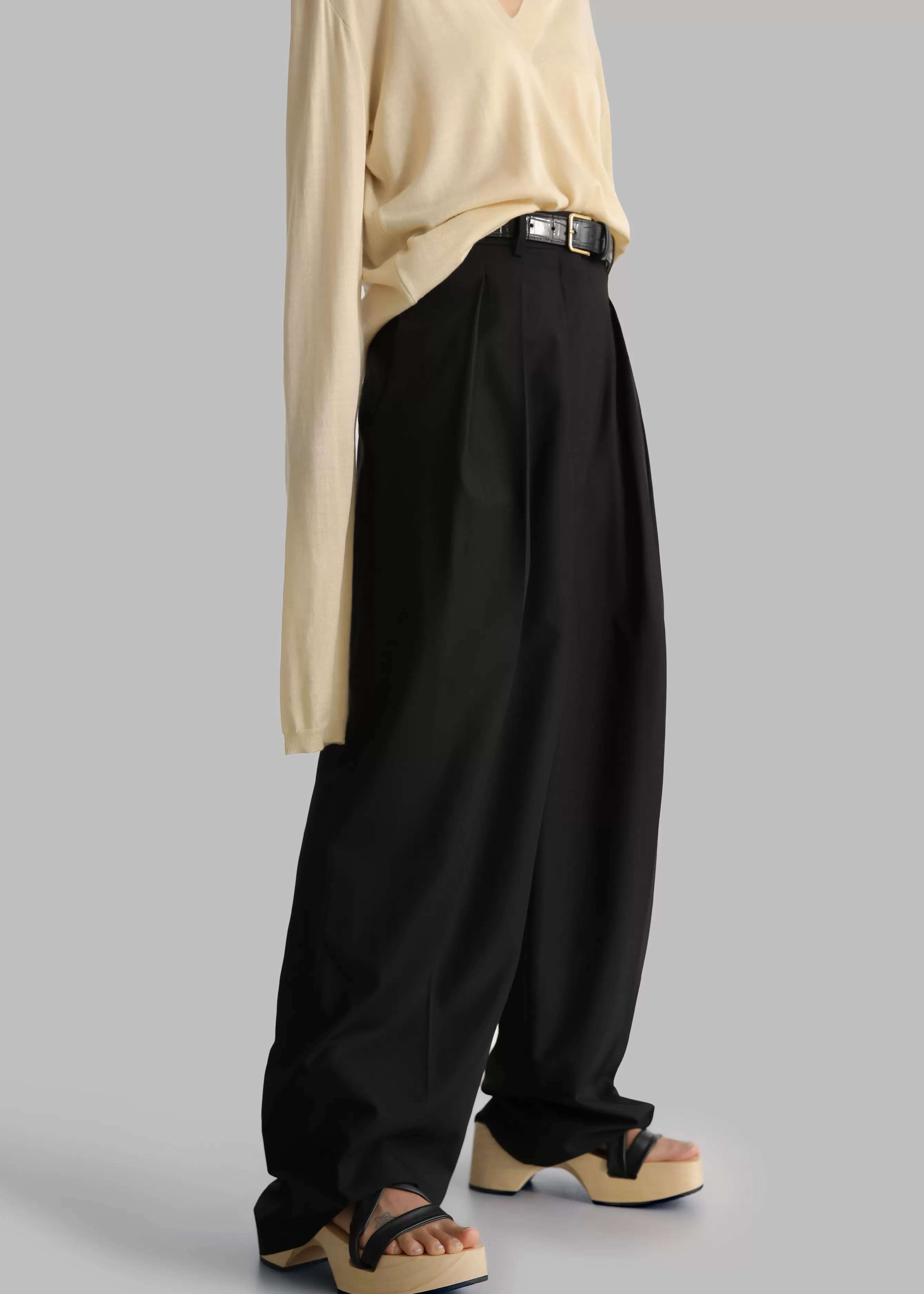 Women The Frankie Shop Sion Pintuck Trousers