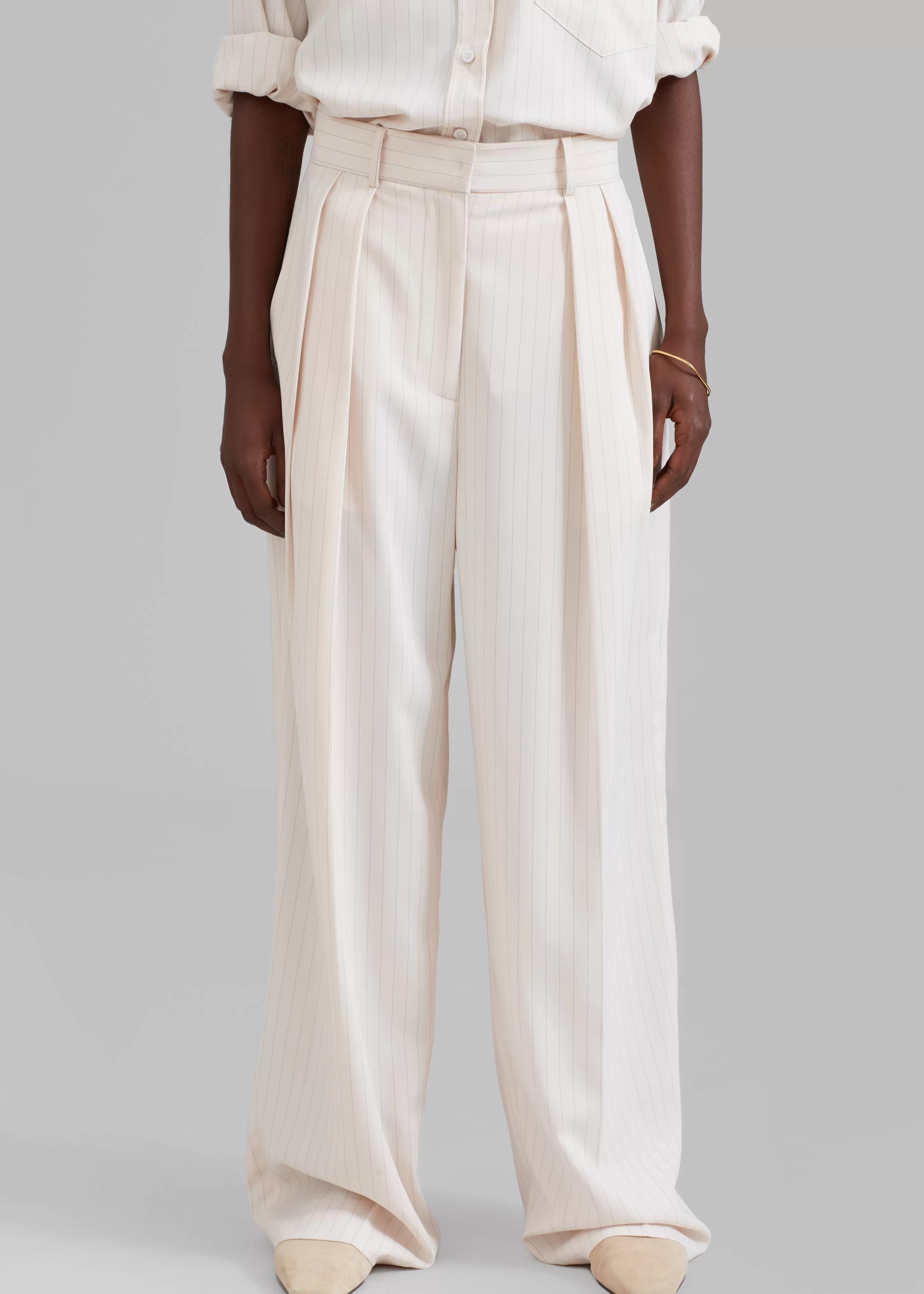 Women The Frankie Shop Tansy Fluid Pleated Trousers