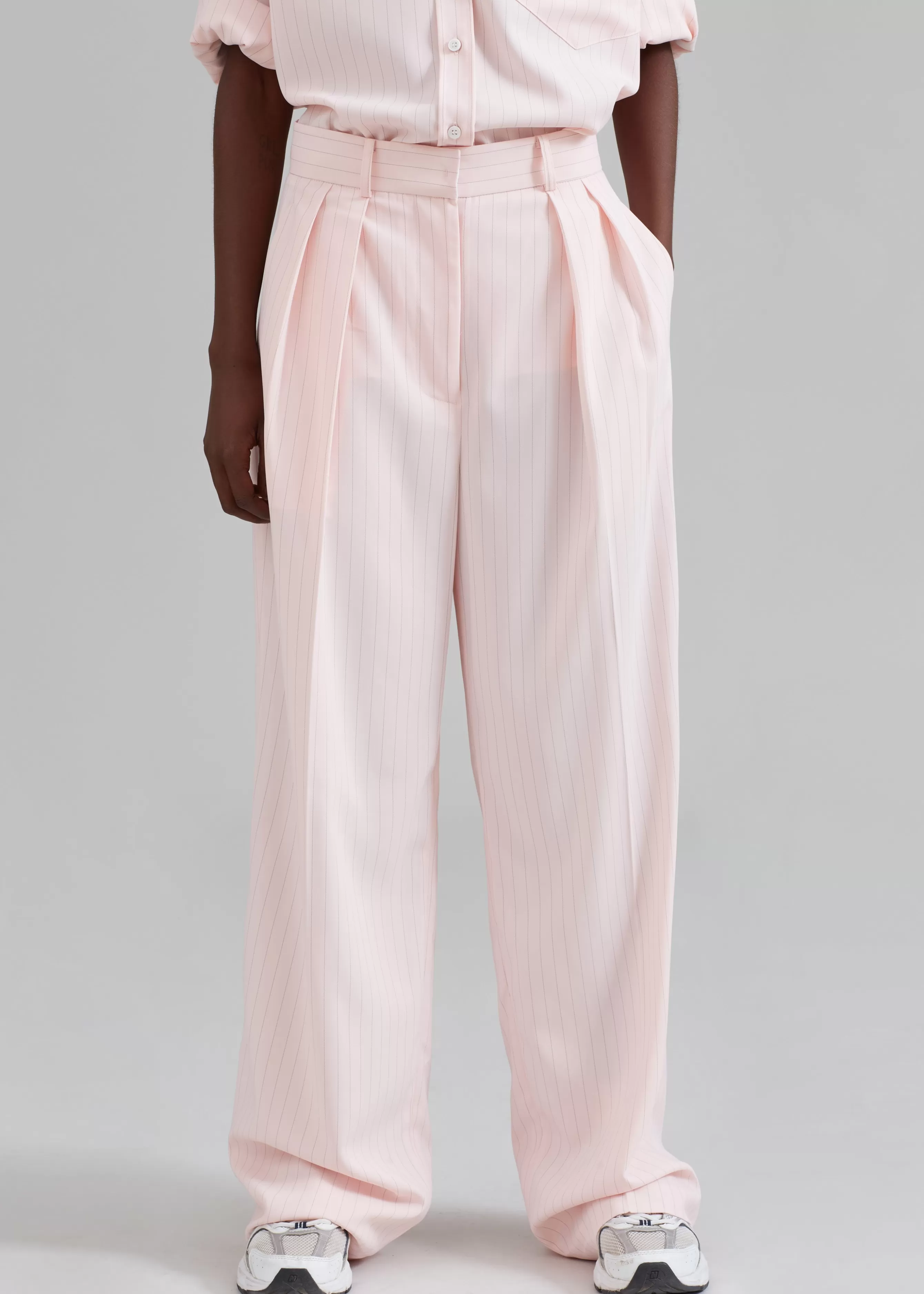 Women The Frankie Shop Tansy Fluid Pleated Trousers