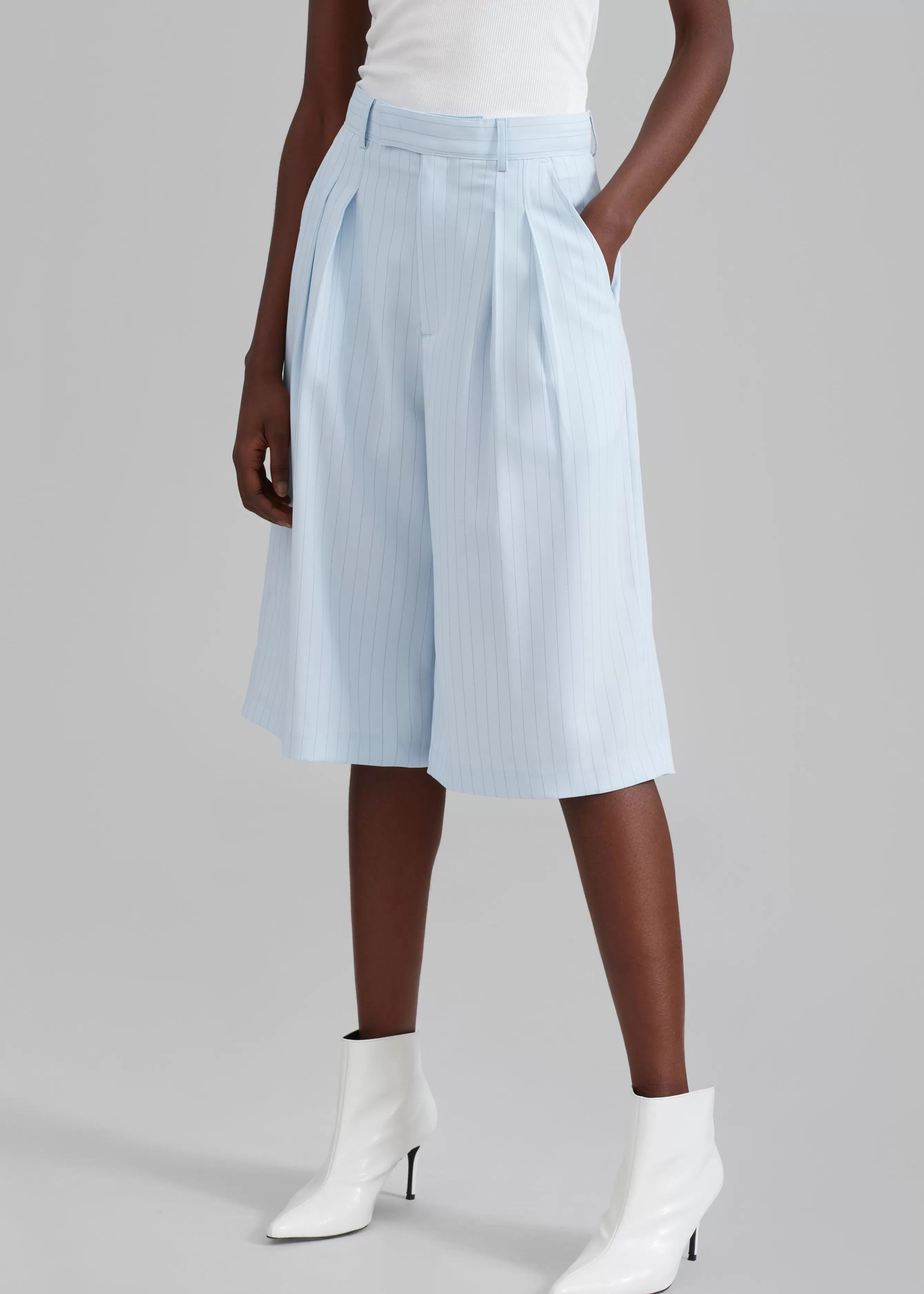 Women The Frankie Shop Vivian Fluid Pleated Bermuda Shorts